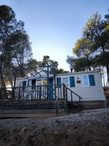 Photo d'un mobil home du camping Le Bois de Pins à Salses-le-Château. Photo prise part digitalduo66