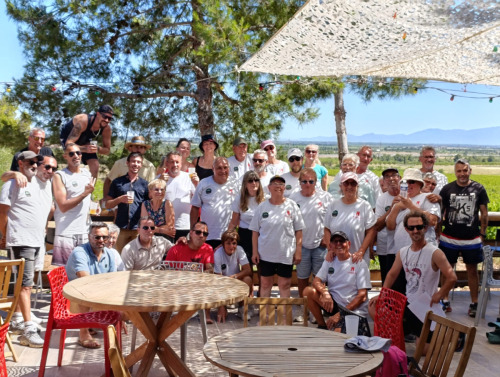 Repas-groupes-du-tournois-de-petangue-lbdp-camping-familial-le-bois-de-pins