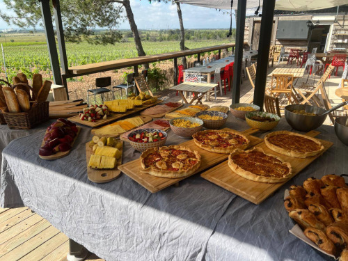 brunch-lbdp-buffet-auy-snack-du-camping-le-bois-de-pins-
